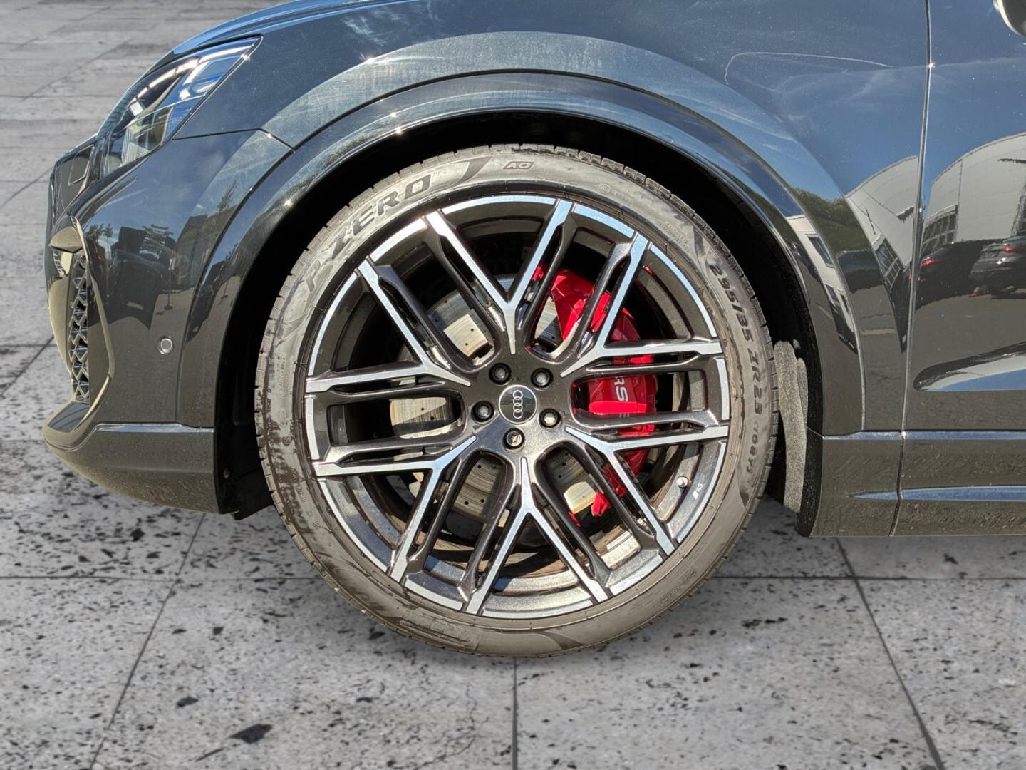 Bild über Audi RS Q8 SUV TFSI quattro tiptronic - für weitere Informationen kontaktieren Sie den Audi Partner