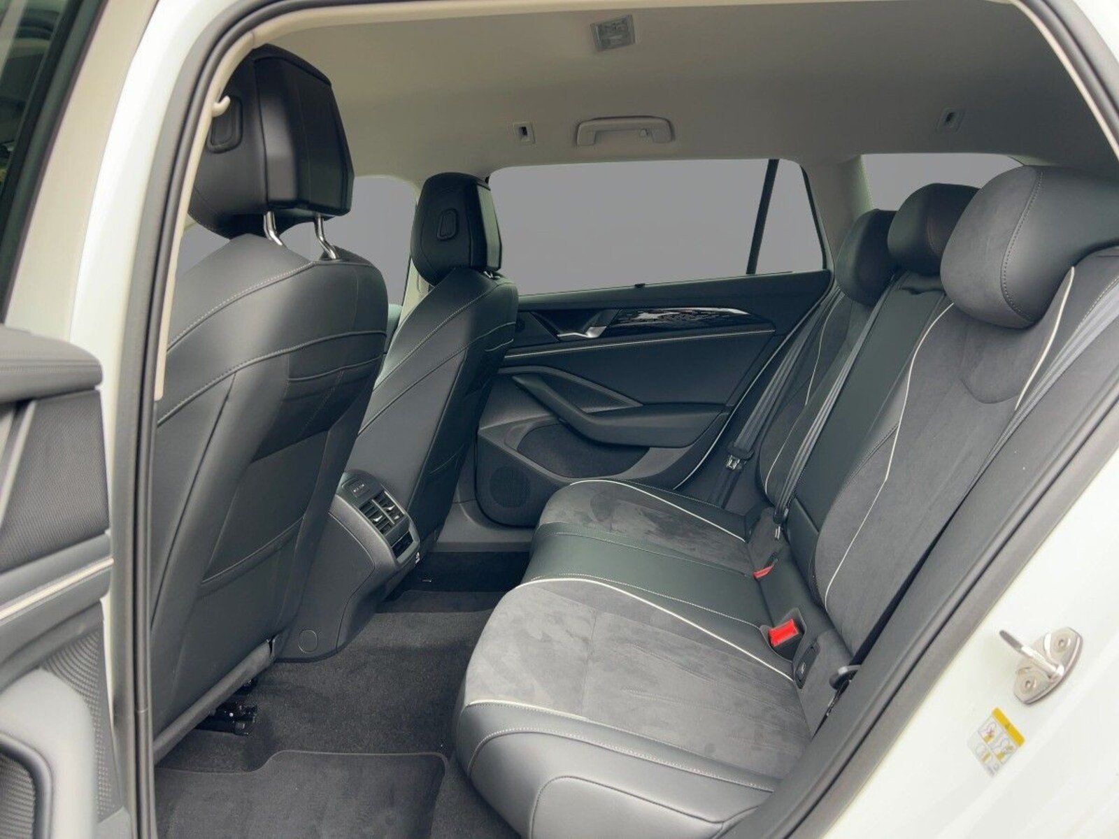 Volkswagen Passat – Bild 8