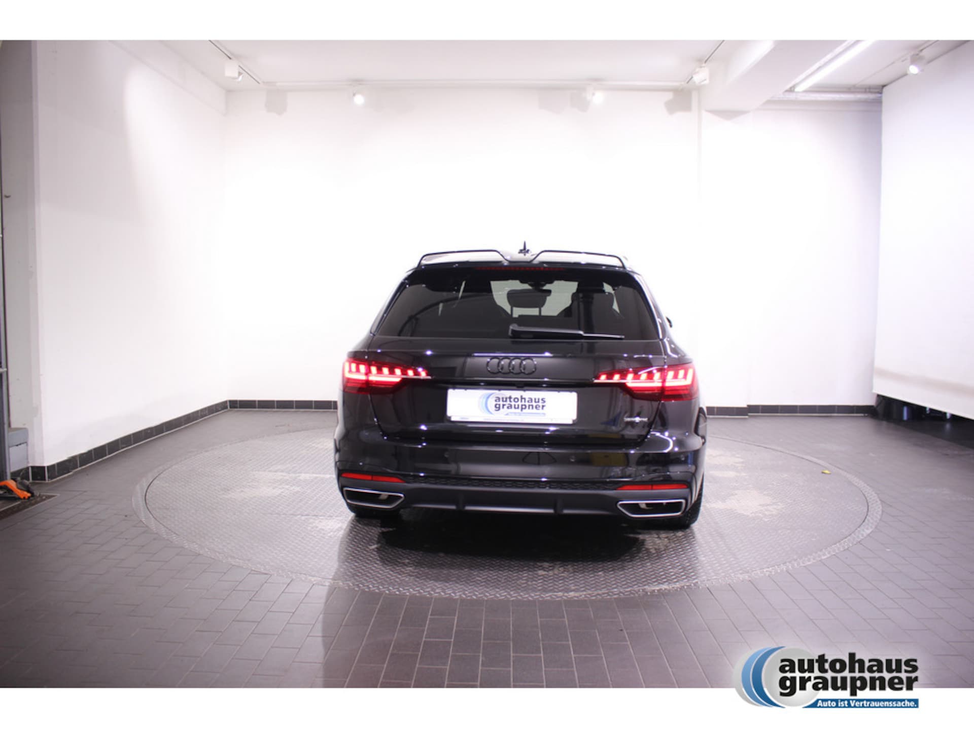 Audi A4 Avant S line