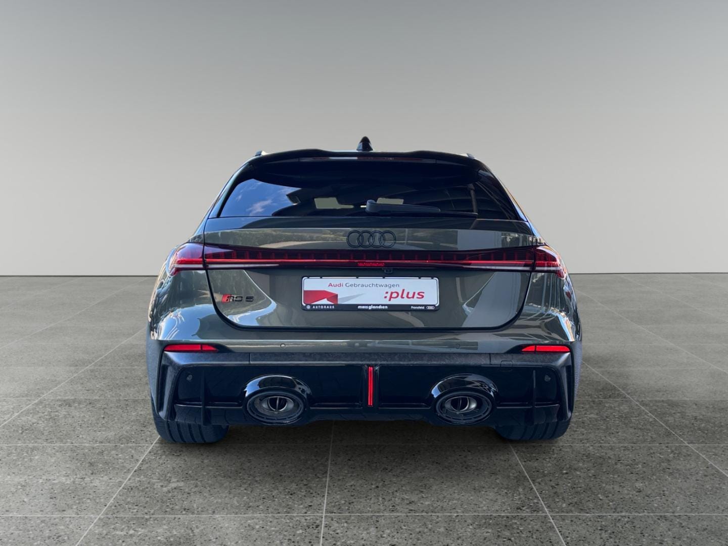 Bild über Audi RS 5 Avant quattro 470 kW tiptronic - für weitere Informationen kontaktieren Sie den Audi Partner