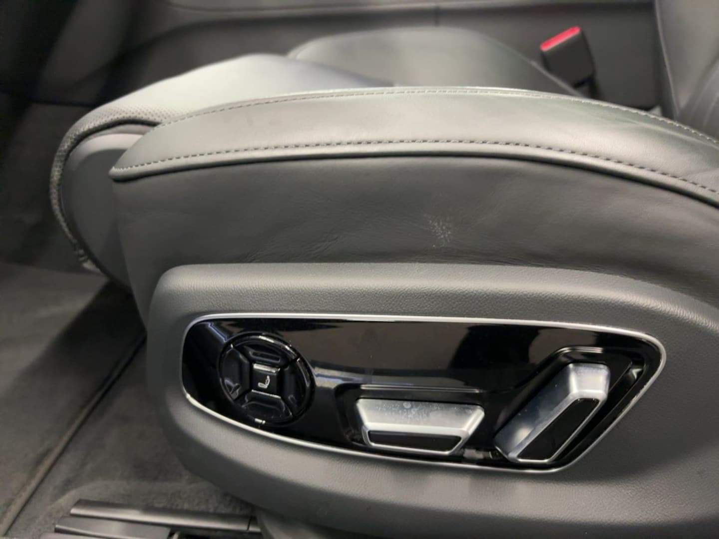 Bild über Audi A8 L 50 TDI quattro tiptronic - für weitere Informationen kontaktieren Sie den Audi Partner