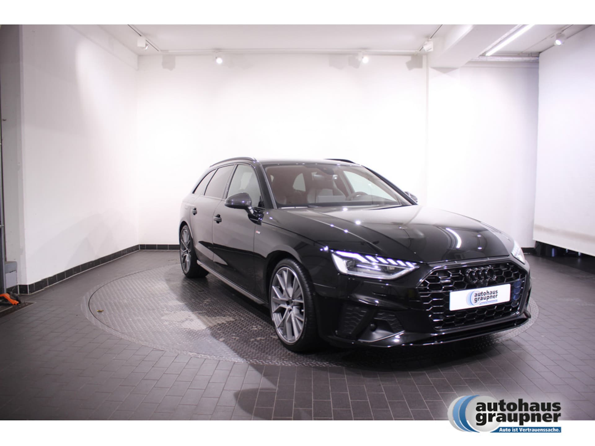 Audi A4 Avant S line