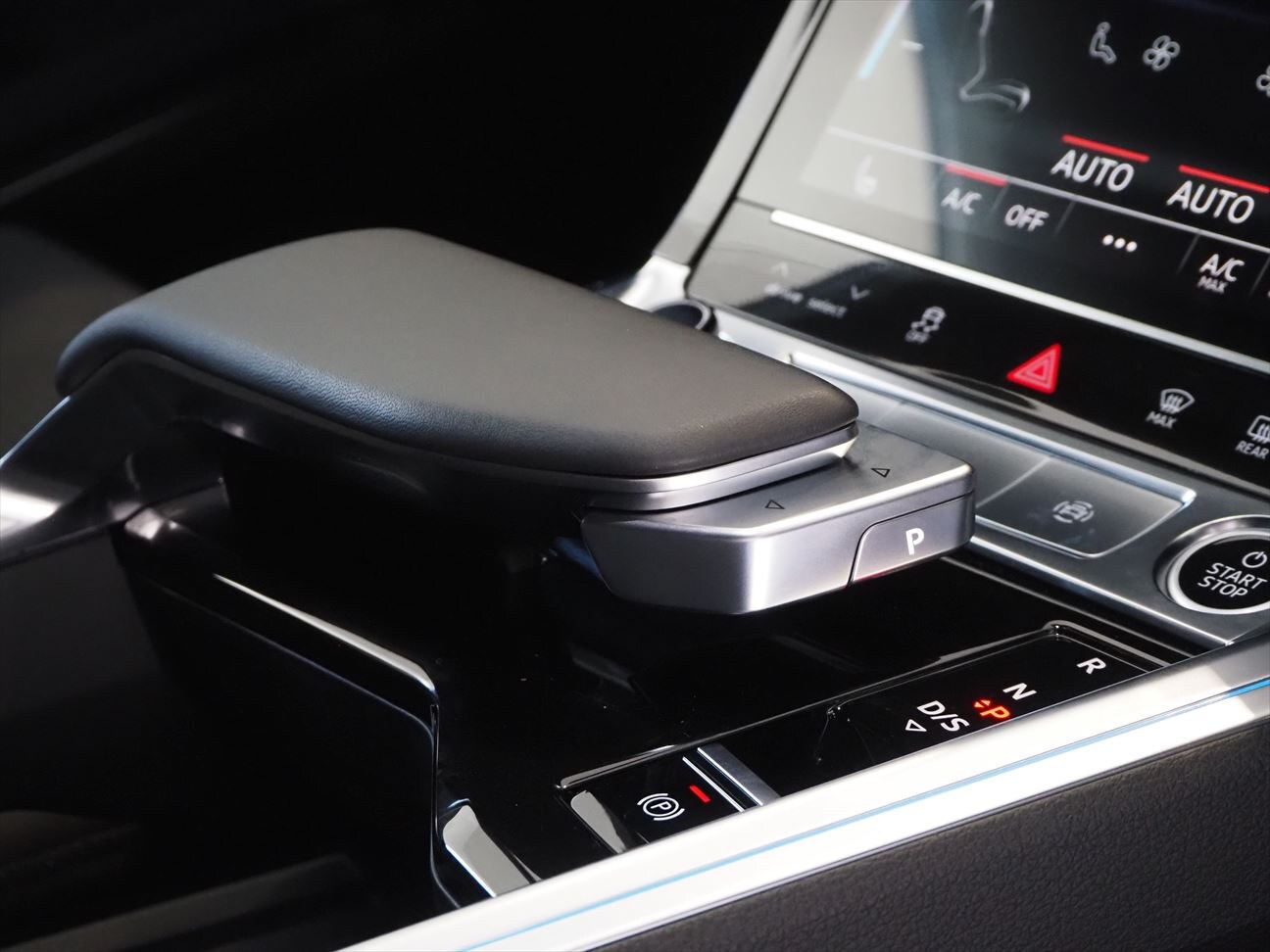 Image about Audi Q8 e-tron 55 e-tron S line