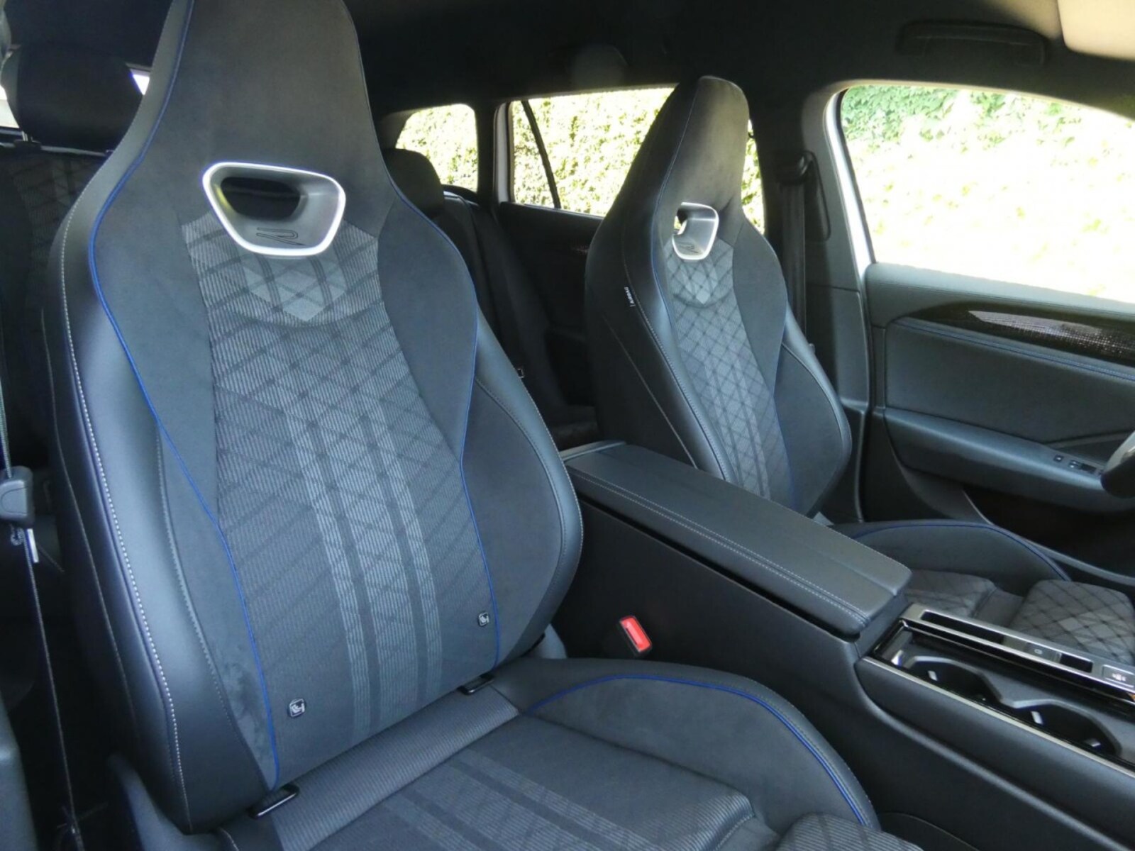 Volkswagen Passat – Bild 4