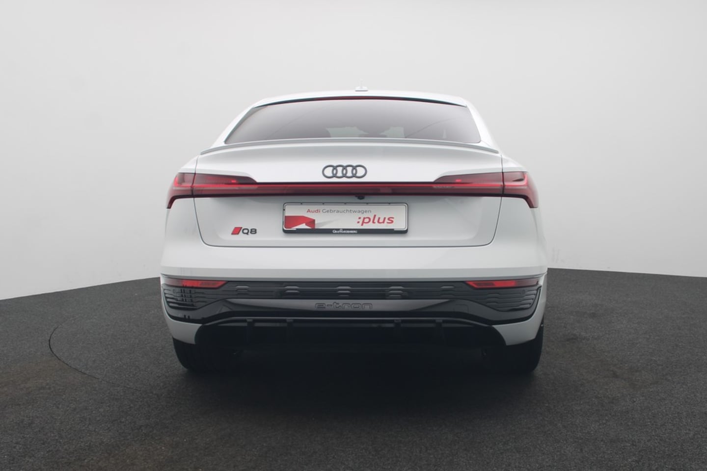 Bild über Audi Q8 Sportback e-tron S line 55 e-tron quattro - für weitere Informationen kontaktieren Sie den Audi Partner