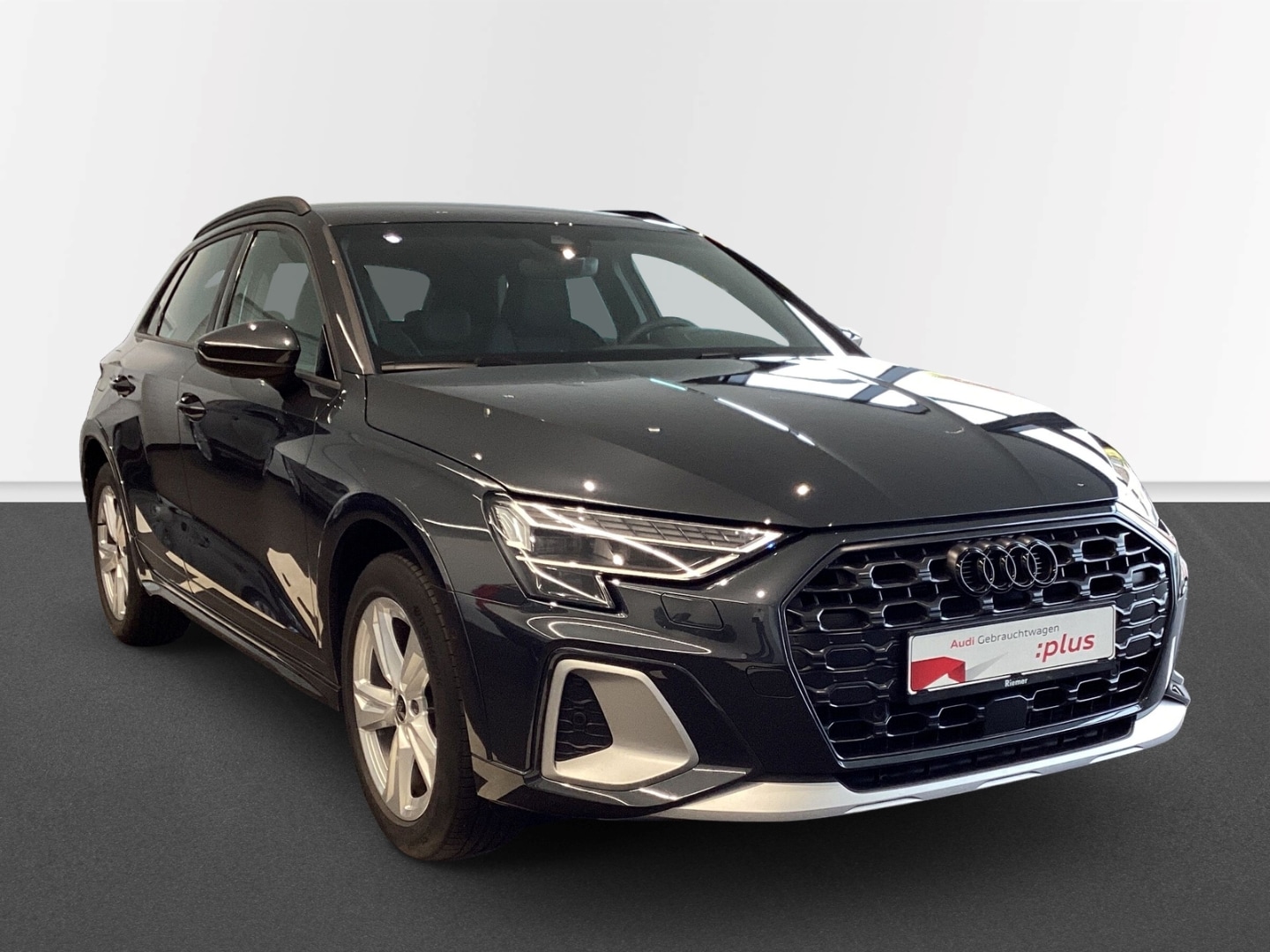Bild über Audi A3 allstreet 35 TDI S tronic - für weitere Informationen kontaktieren Sie den Audi Partner