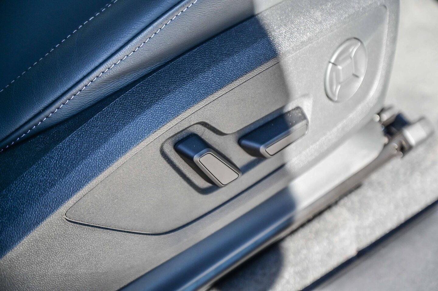 Image about Audi Q6 SUV e-tron e-tron