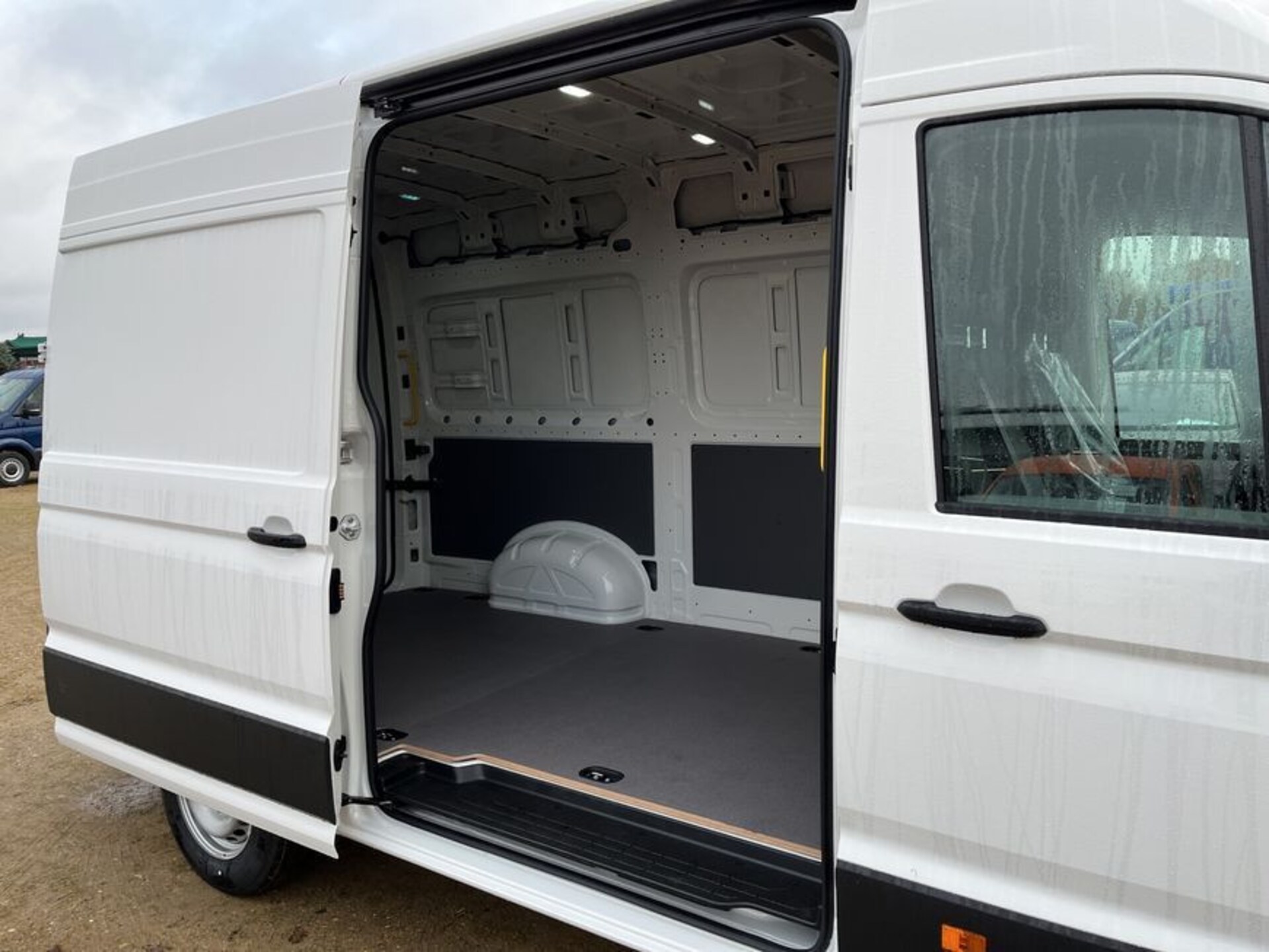 Volkswagen Crafter Kasten mittlerer Radstand