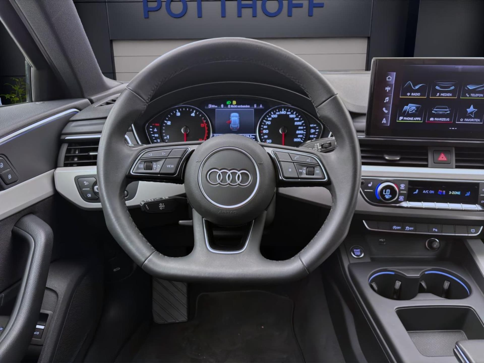Audi A4 Avant S line
