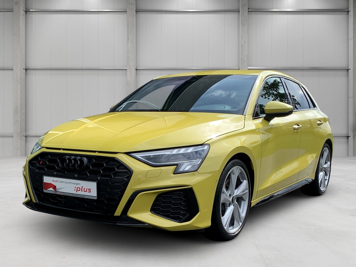 Bild über Audi S3 Sportback TFSI quattro S tronic - für weitere Informationen kontaktieren Sie den Audi Partner