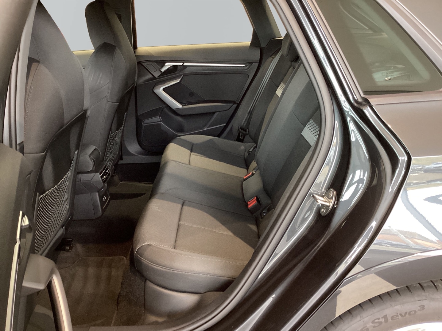 Bild über Audi A3 allstreet 35 TDI S tronic - für weitere Informationen kontaktieren Sie den Audi Partner