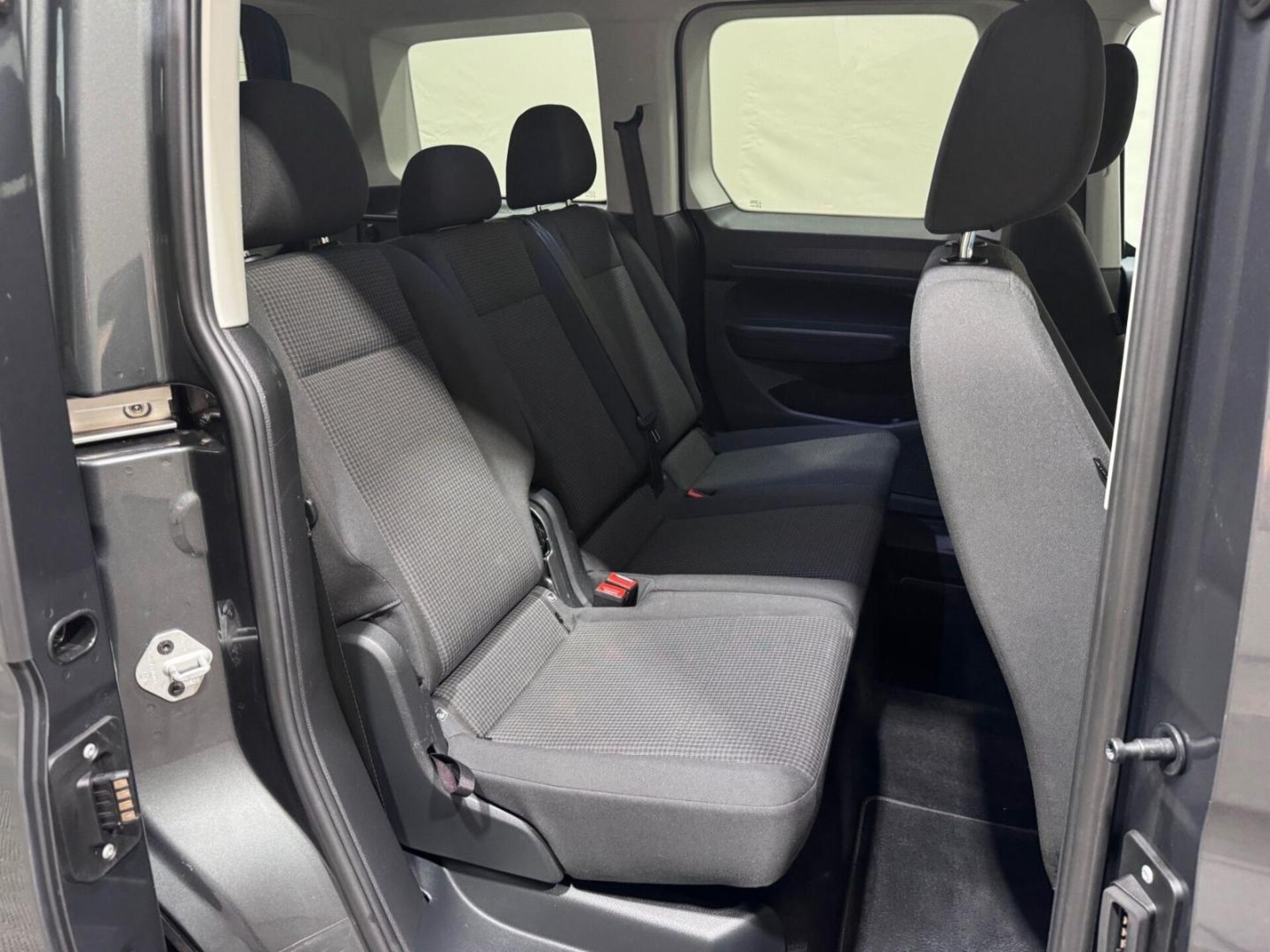 Volkswagen Caddy Basis-Modell