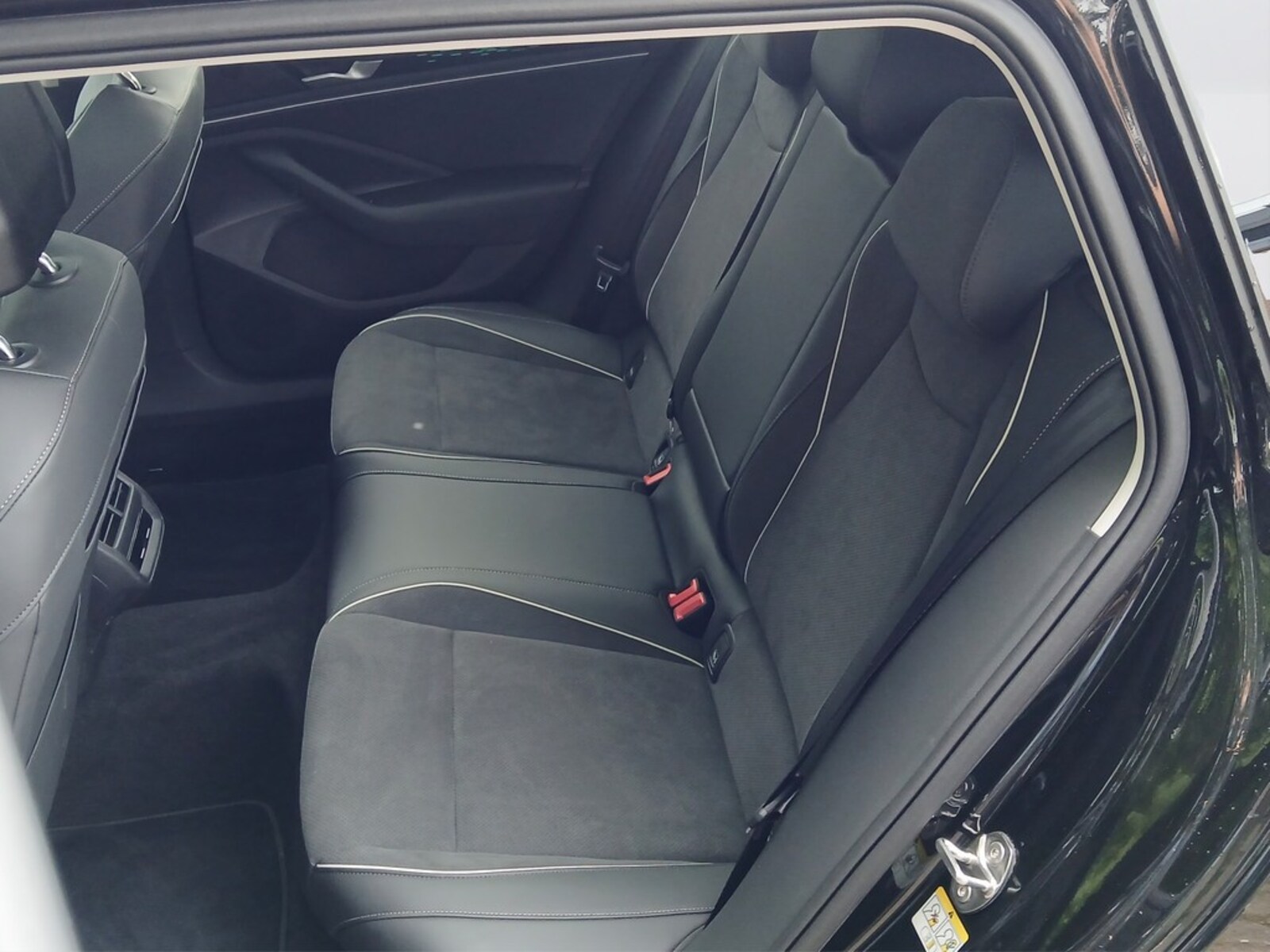Volkswagen Passat – Bild 12