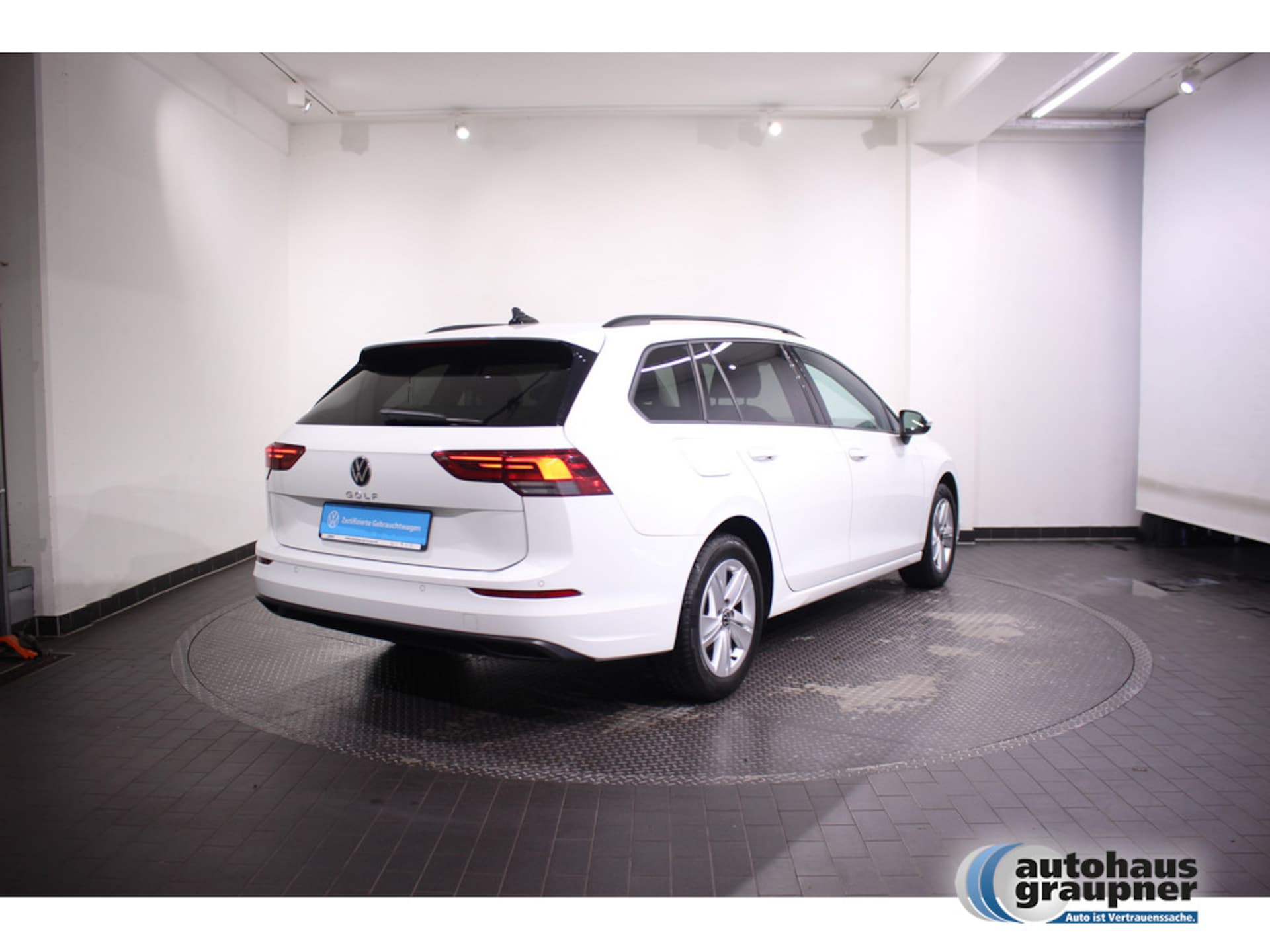 Volkswagen Golf Variant Life