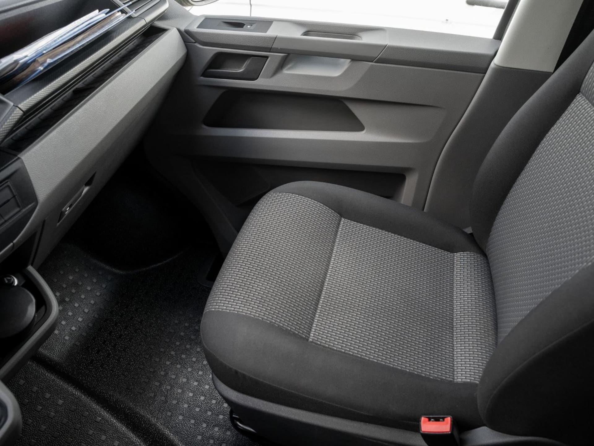 Volkswagen T6.1 Transporter Kasten langer Radstand