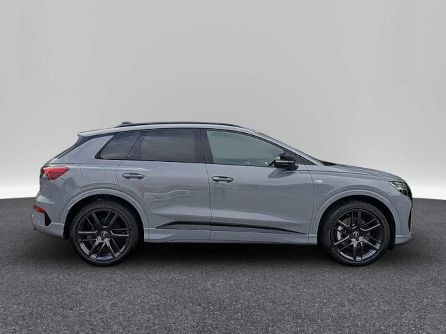 Bild über Audi Q4 SUV e-tron e-tron quattro 220 kW - für weitere Informationen kontaktieren Sie den Audi Partner