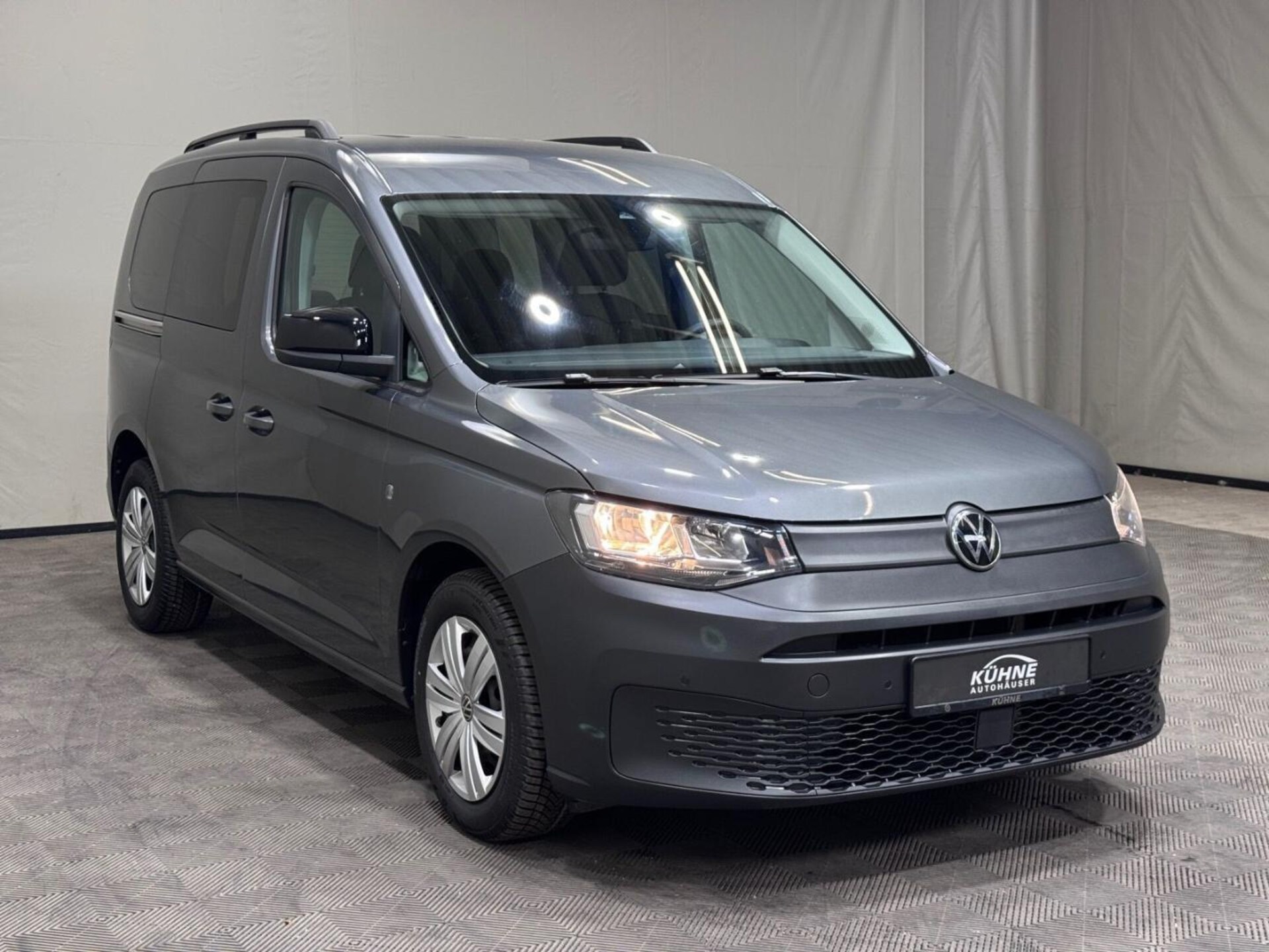 Volkswagen Caddy Basis-Modell