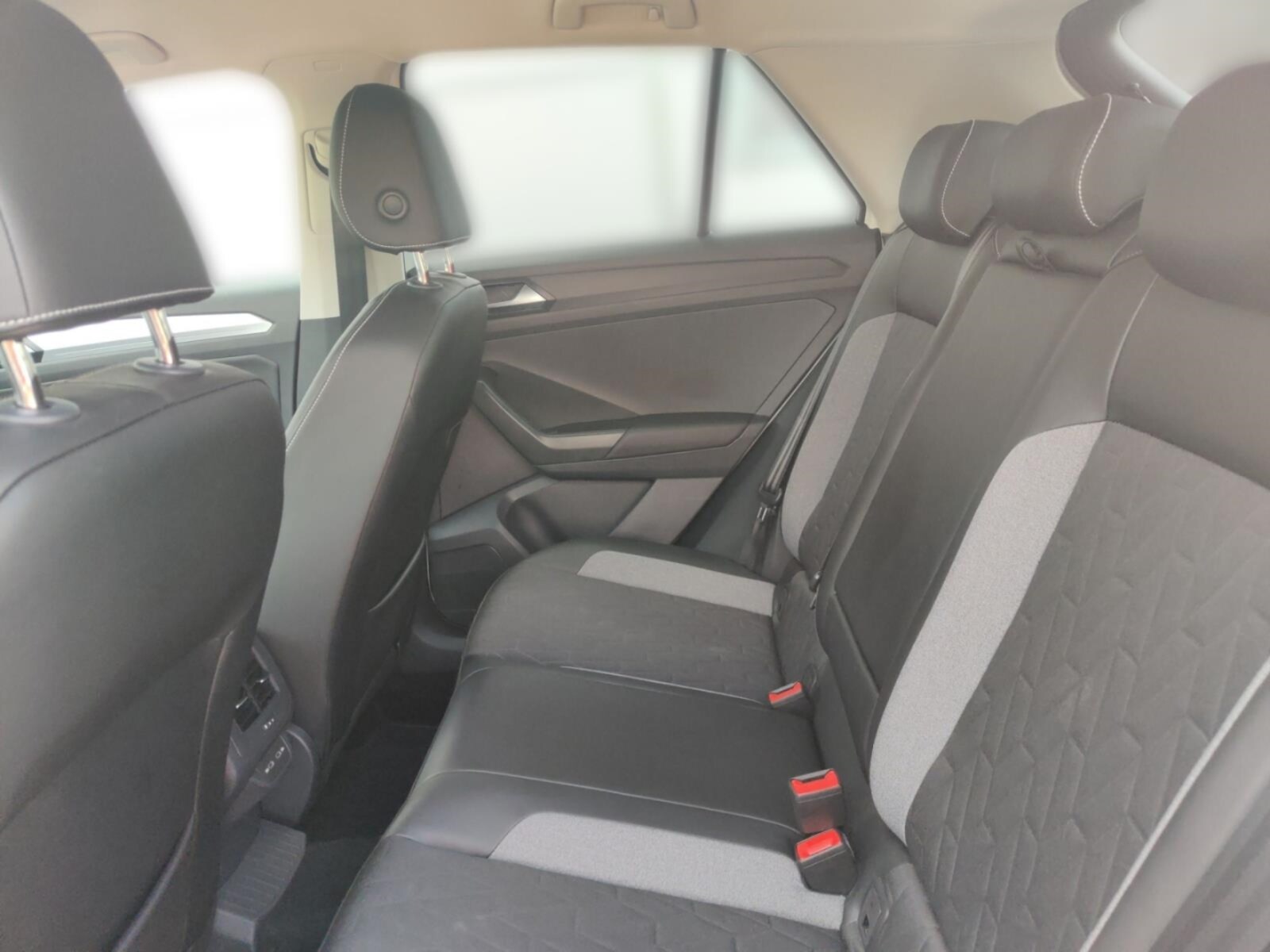 Volkswagen T-Roc – Bild 11