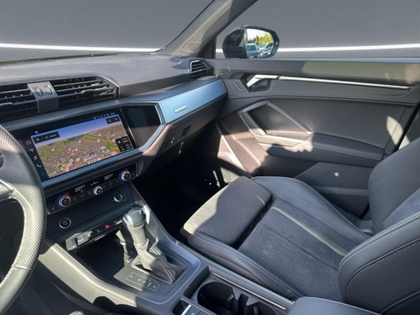 Bild über Audi Q3 Sportback S line 45 TFSI quattro S tronic - für weitere Informationen kontaktieren Sie den Audi Partner