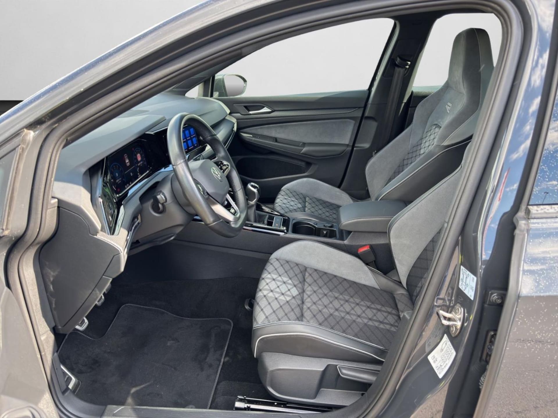 Volkswagen Golf R-Line