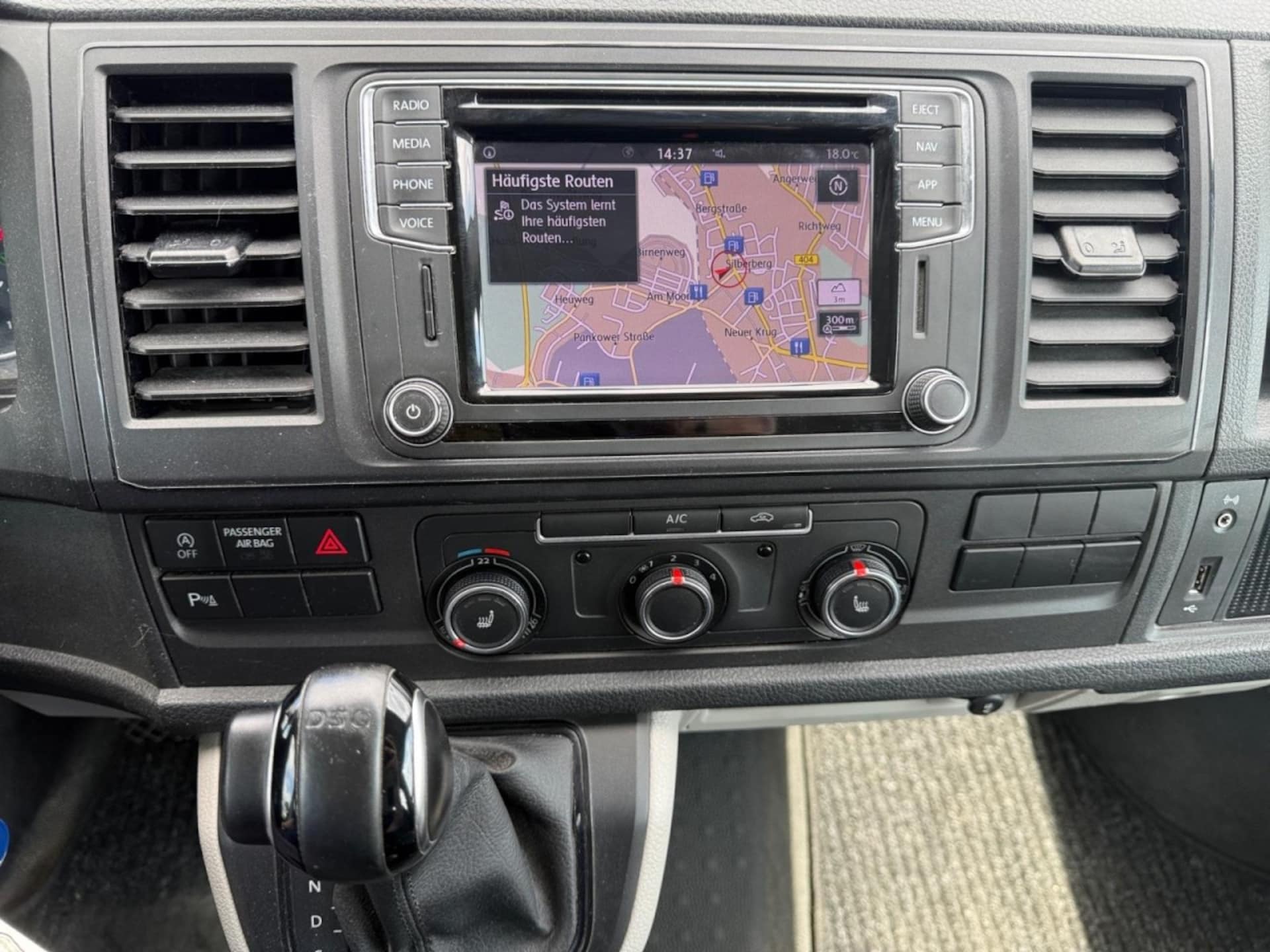 Volkswagen T6 Transporter Kasten langer Radstand