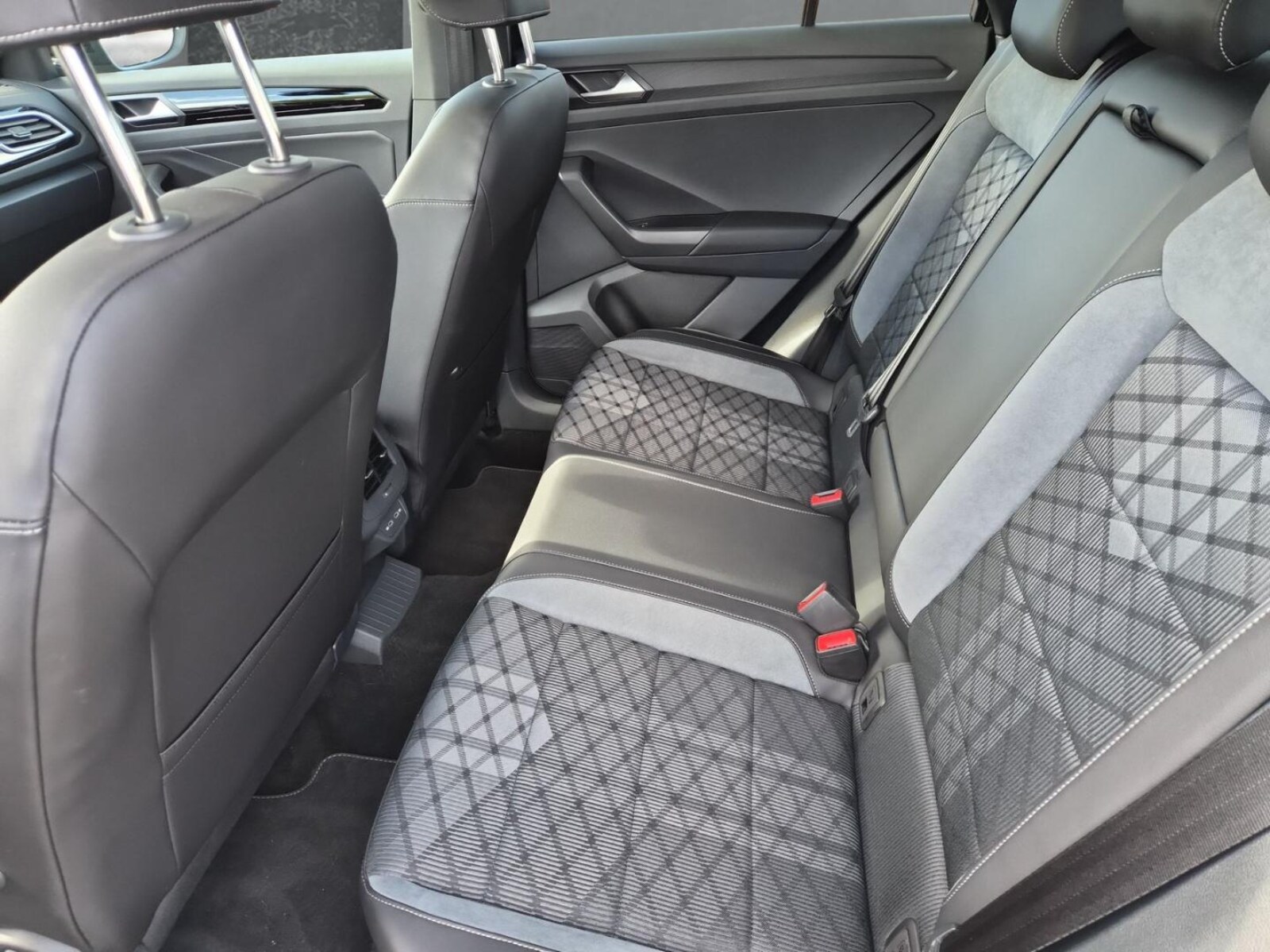 Volkswagen T-Roc – Bild 14