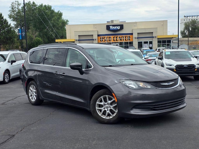 2020 Chrysler Voyager
