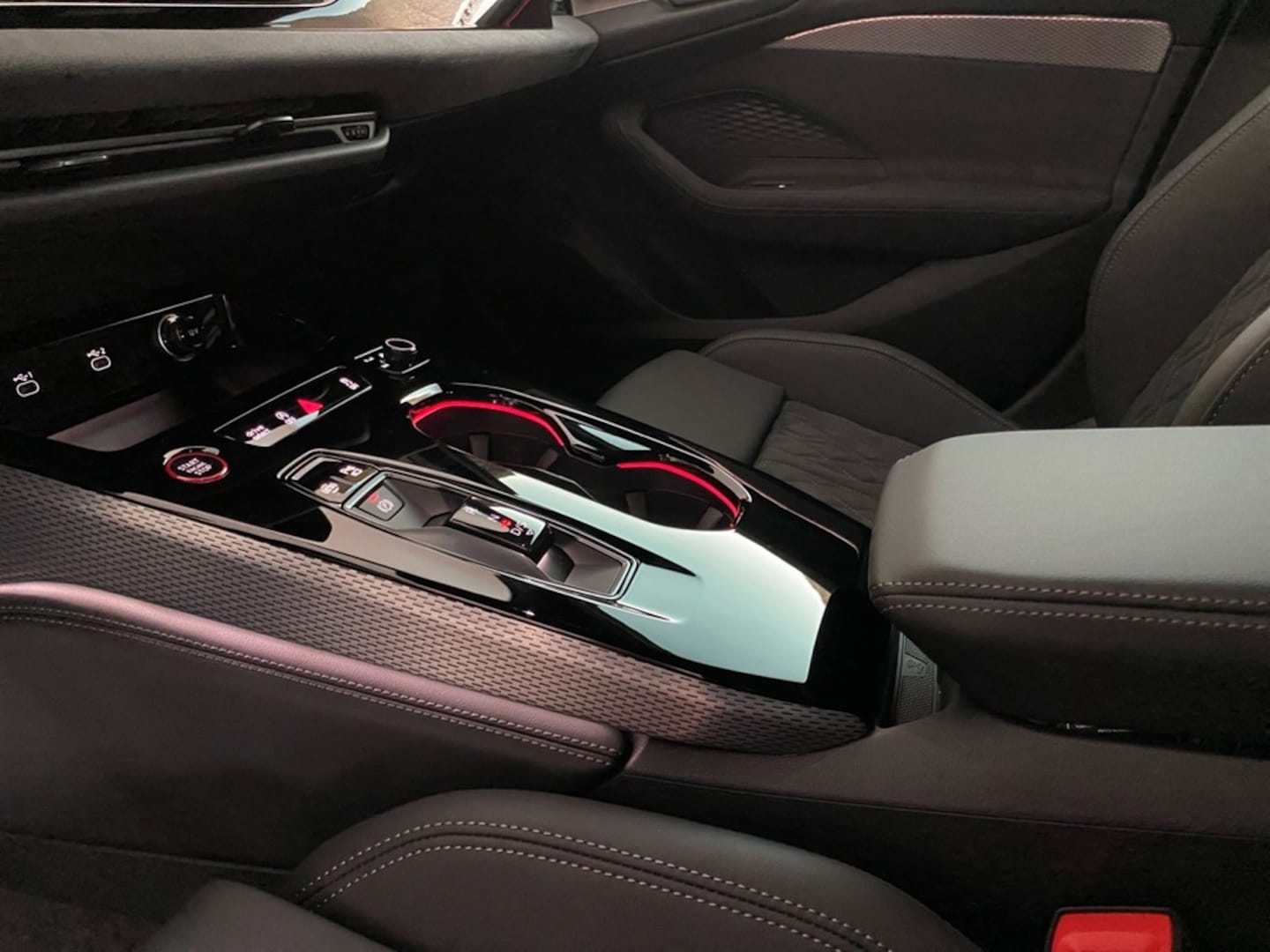 Bild über Audi A5 Avant TFSI quattro 150 kW S tronic - für weitere Informationen kontaktieren Sie den Audi Partner