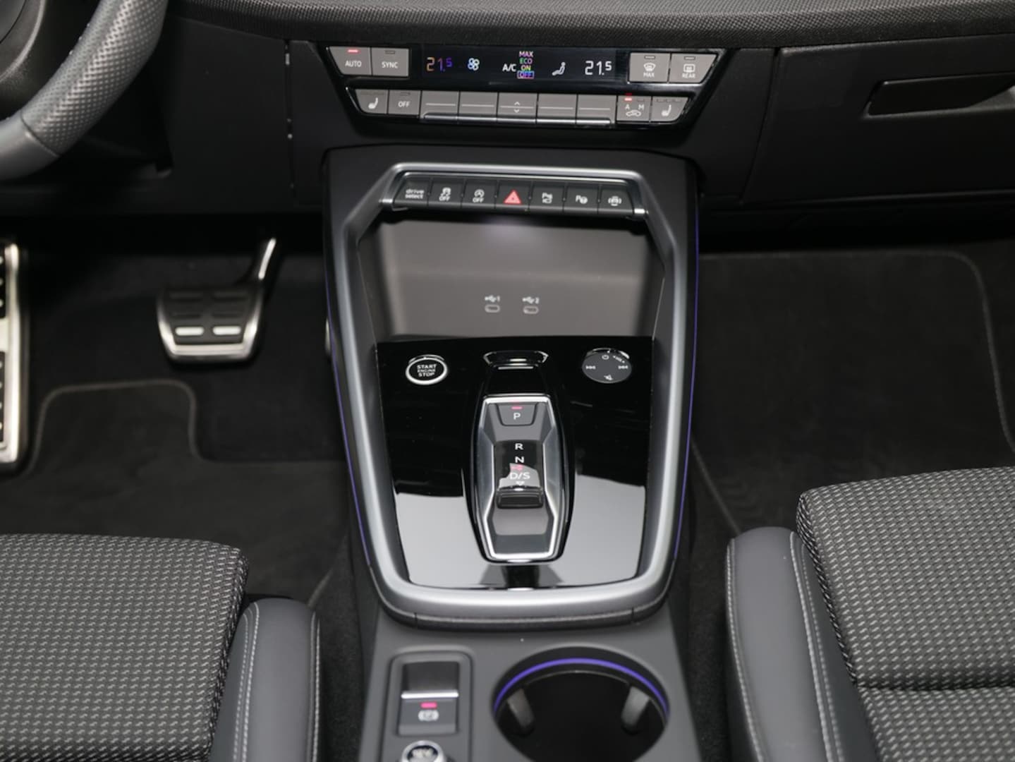 Bild über Audi A3 Sportback S line 35 TFSI S tronic - für weitere Informationen kontaktieren Sie den Audi Partner