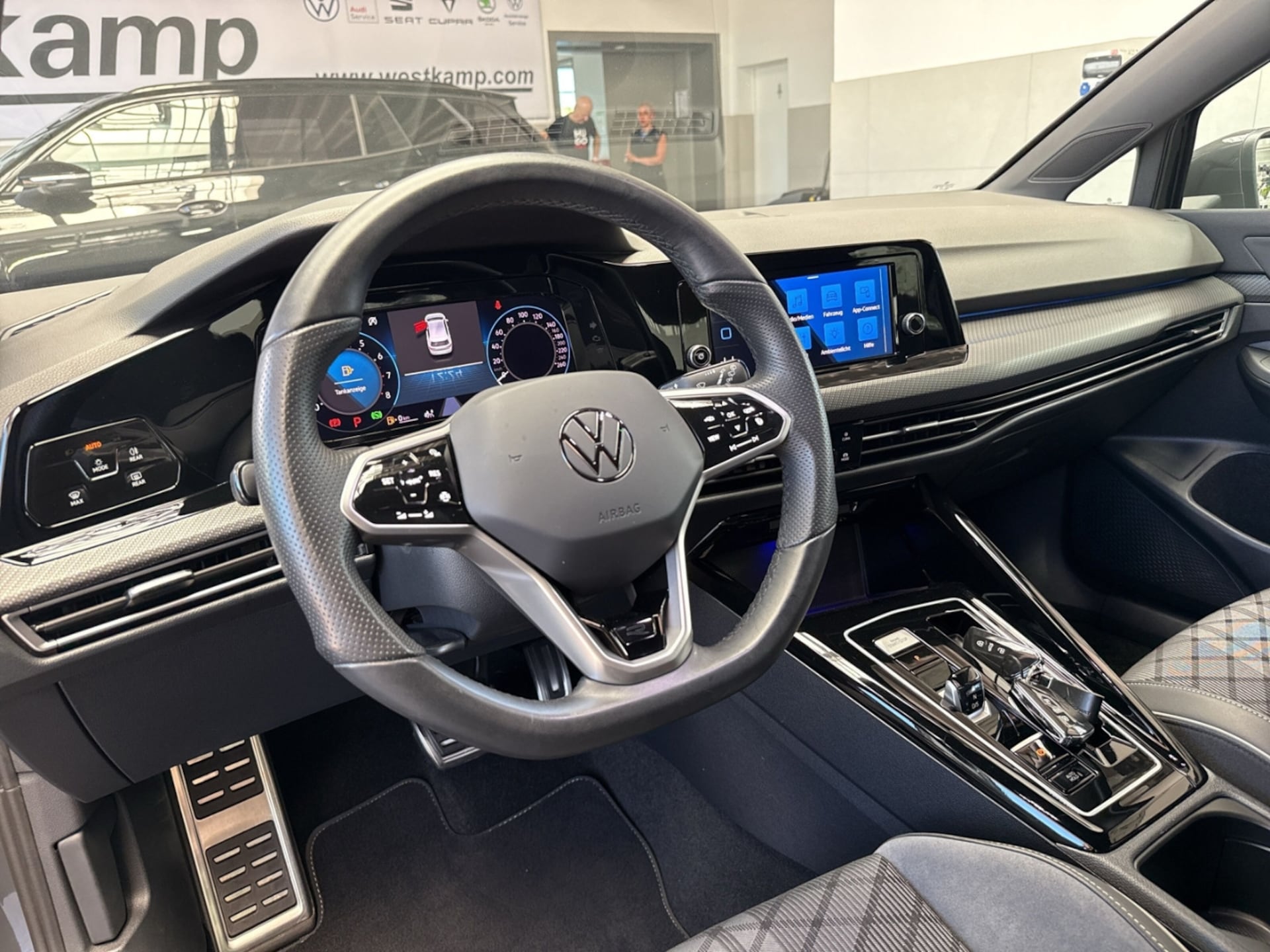 Volkswagen Golf R-Line