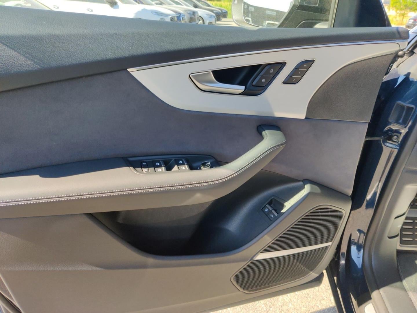 Bild über Audi Q8 SUV TFSI e S line business TFSI e quattro 360 kW tiptronic - für weitere Informationen kontaktieren Sie den Audi Partner