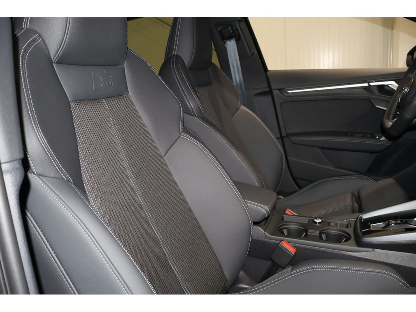 Bild über Audi A3 Sportback S line 35 TDI S tronic - für weitere Informationen kontaktieren Sie den Audi Partner