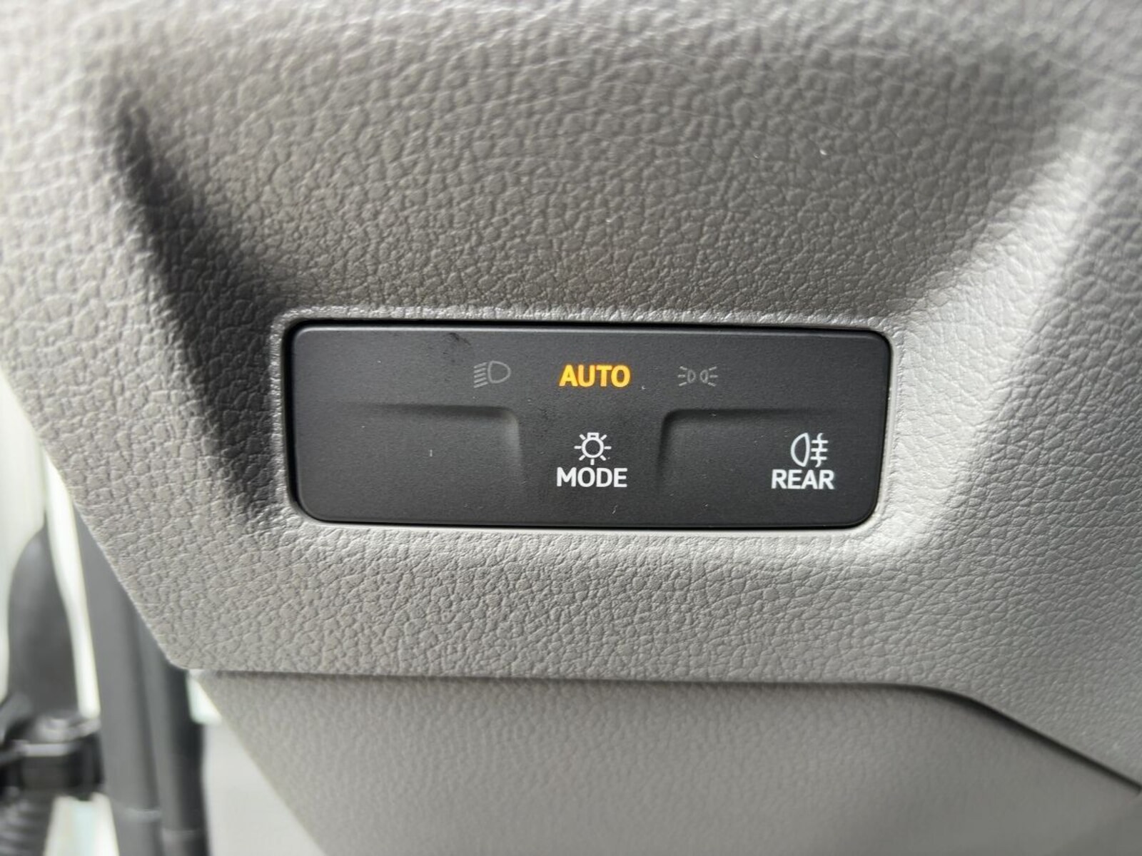 Volkswagen Crafter Kasten mittlerer Radstand – Bild 12