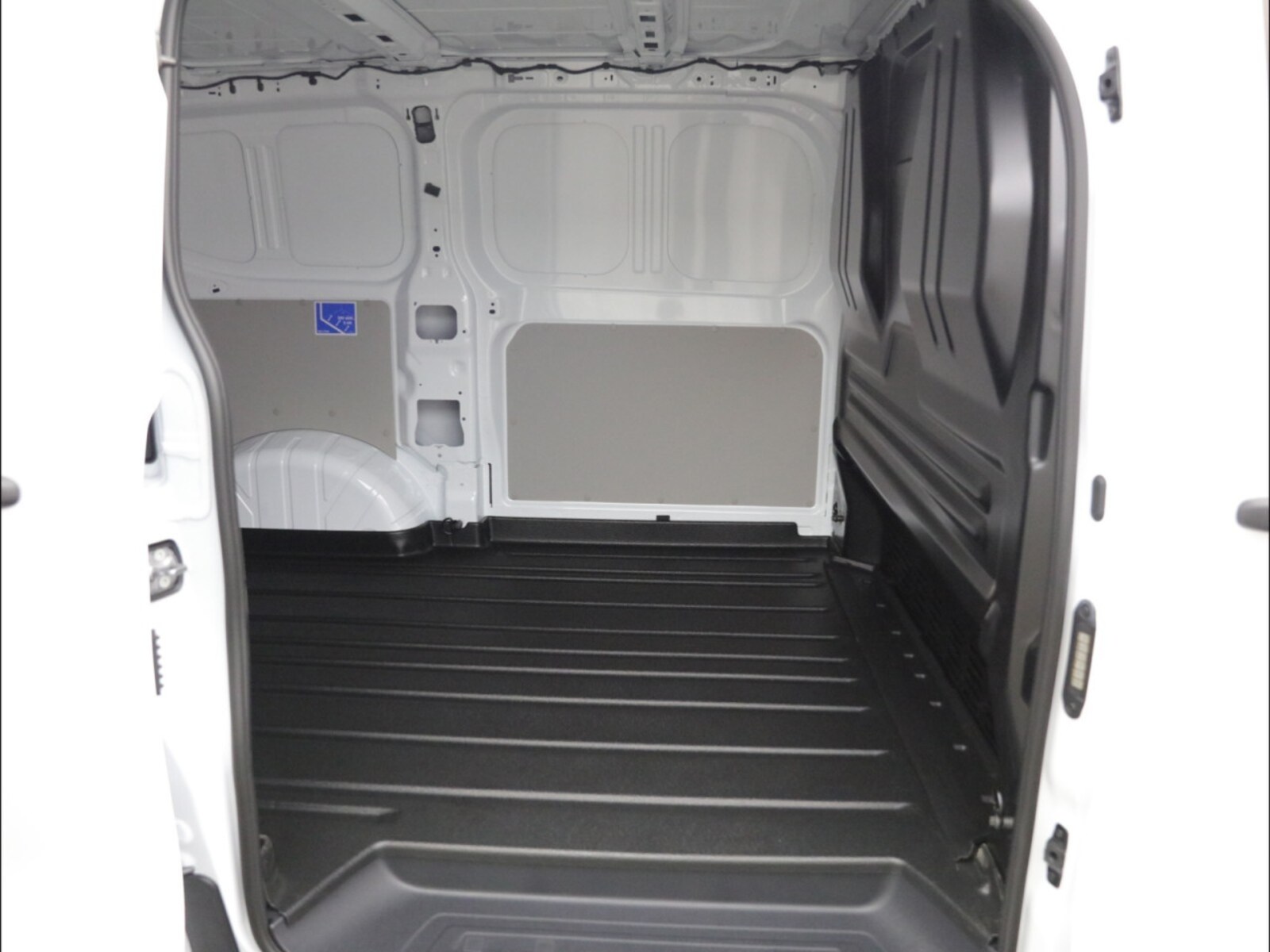 Volkswagen Transporter Kasten kurzer Radstand – Bild 7