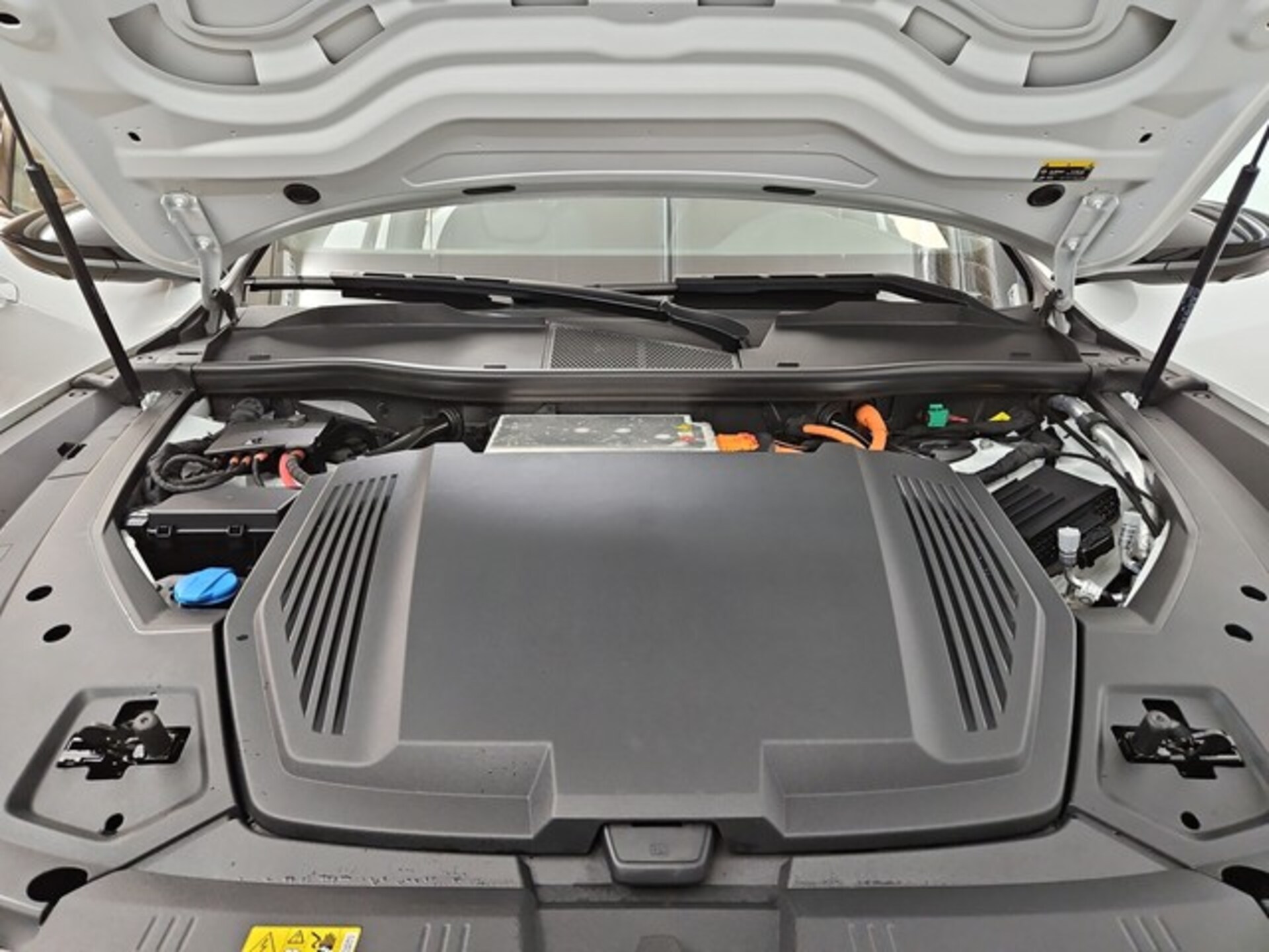 Audi e-tron S line