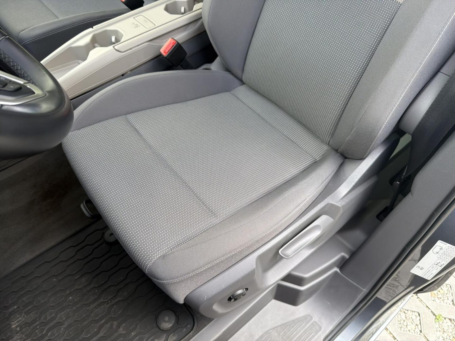 Volkswagen Multivan długi rozstaw osi Life