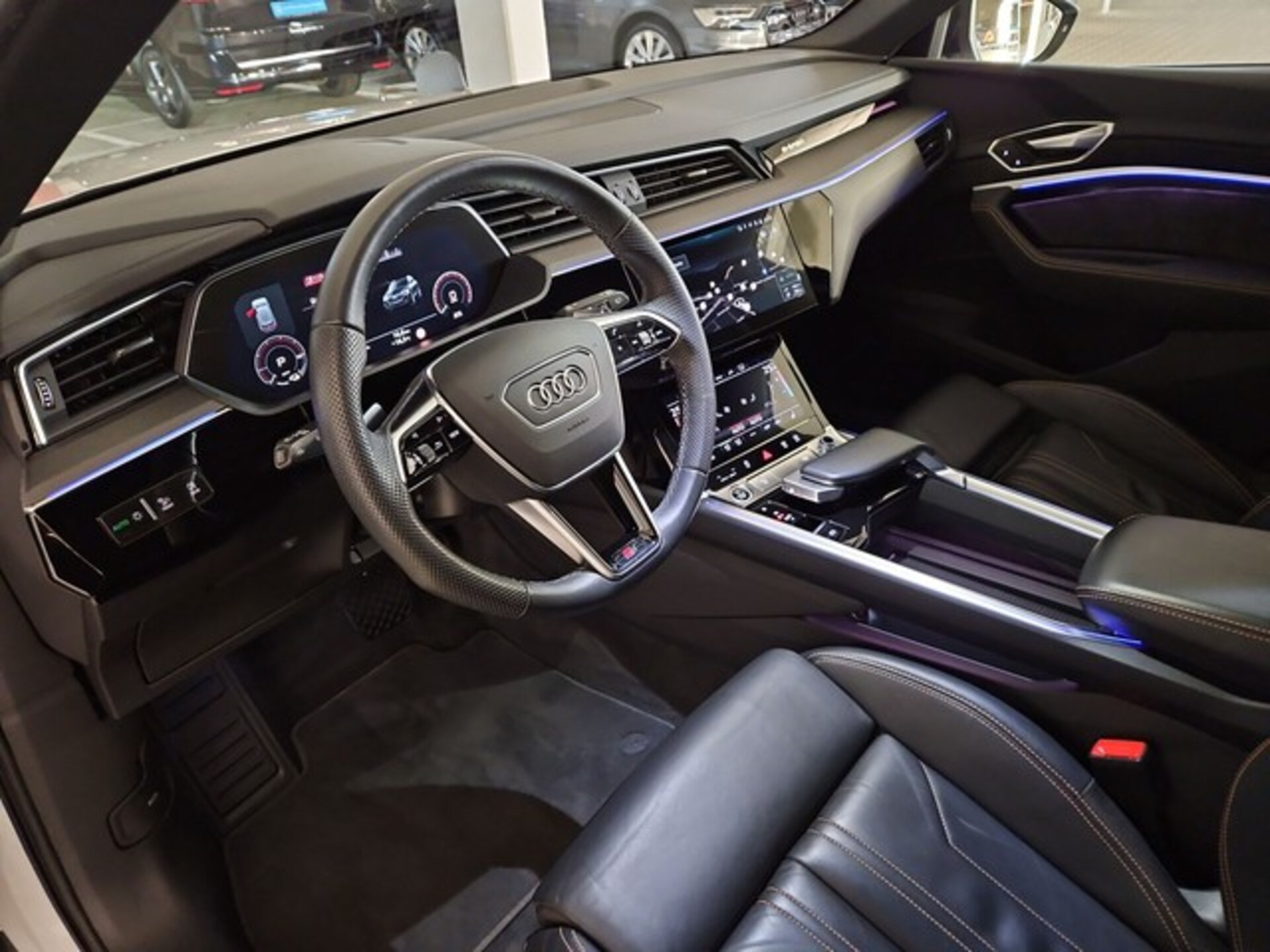 Audi e-tron S line