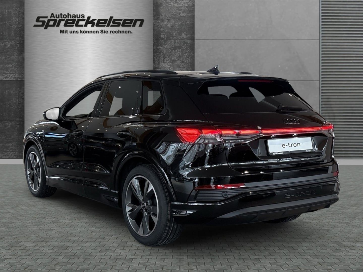 Bild über Audi Q4 e-tron 45 e-tron - für weitere Informationen kontaktieren Sie den Audi Partner