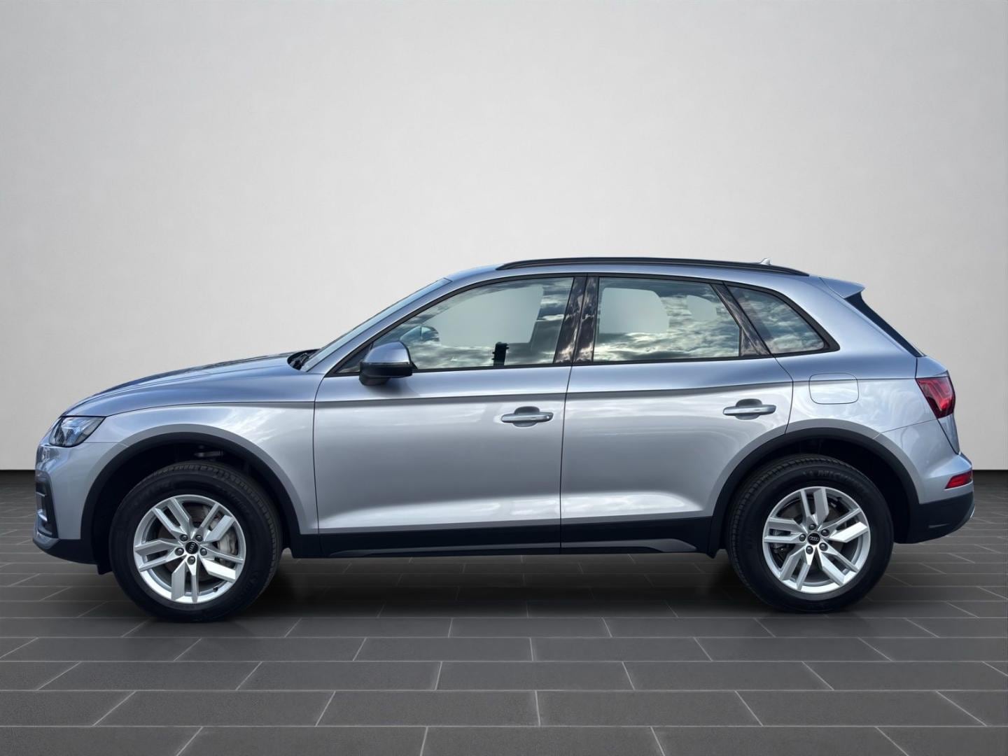 Bild über Audi Q5 TFSI e 50 TFSI e quattro S tronic - für weitere Informationen kontaktieren Sie den Audi Partner