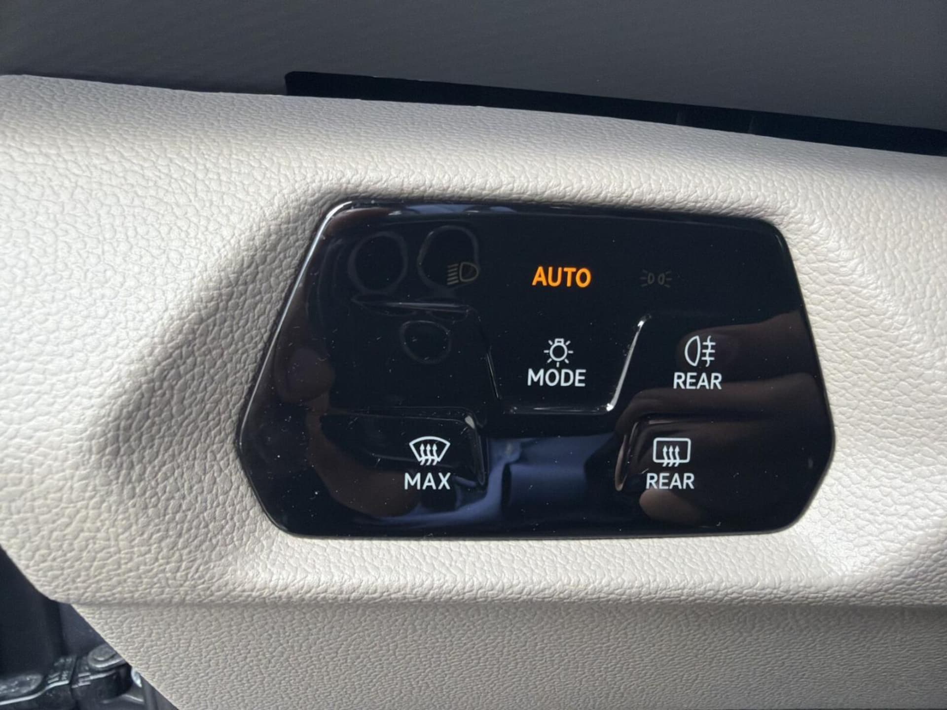 Volkswagen Multivan długi rozstaw osi Life