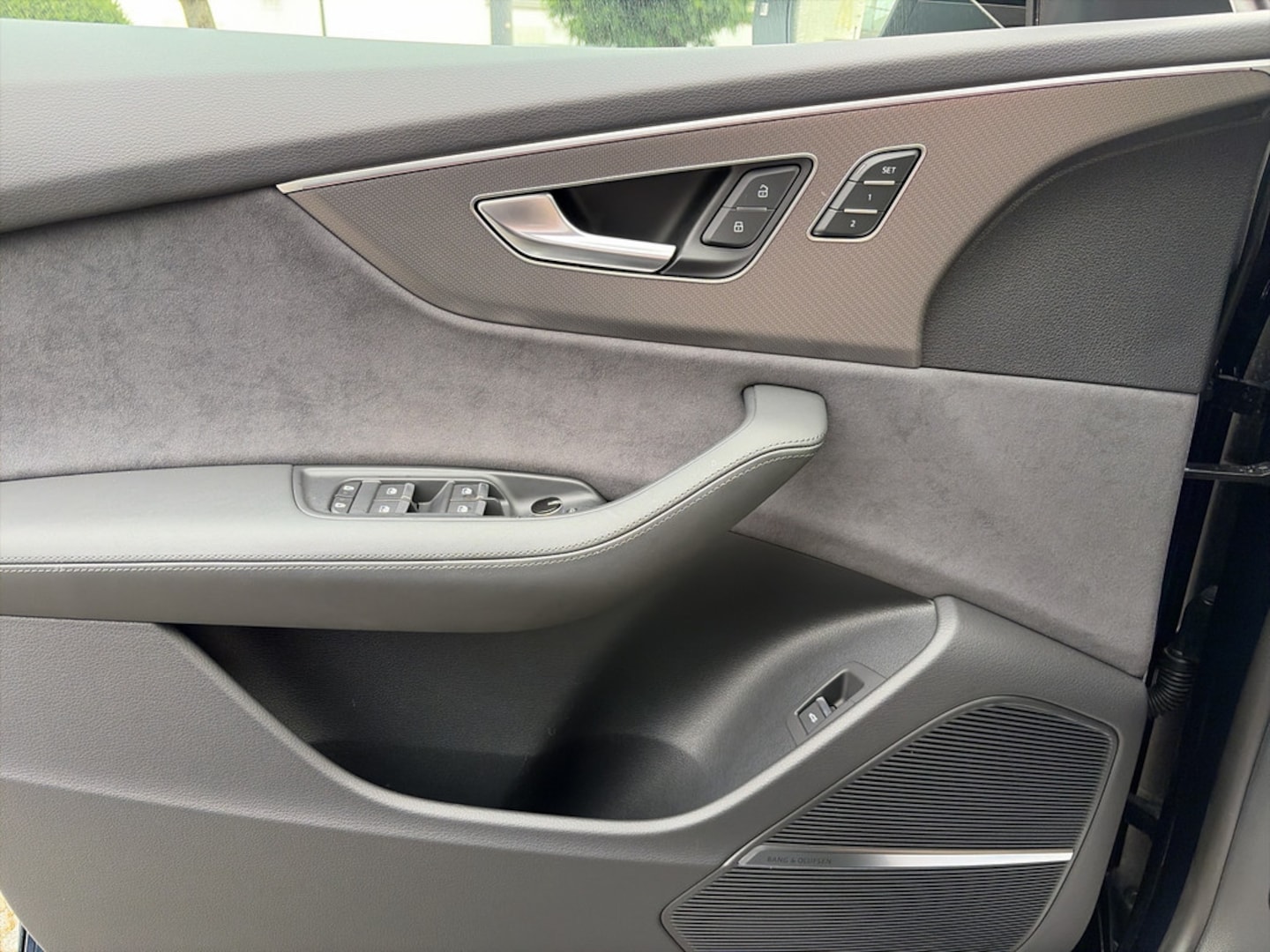 Bild über Audi RS Q8 SUV TFSI quattro 441 kW tiptronic - für weitere Informationen kontaktieren Sie den Audi Partner