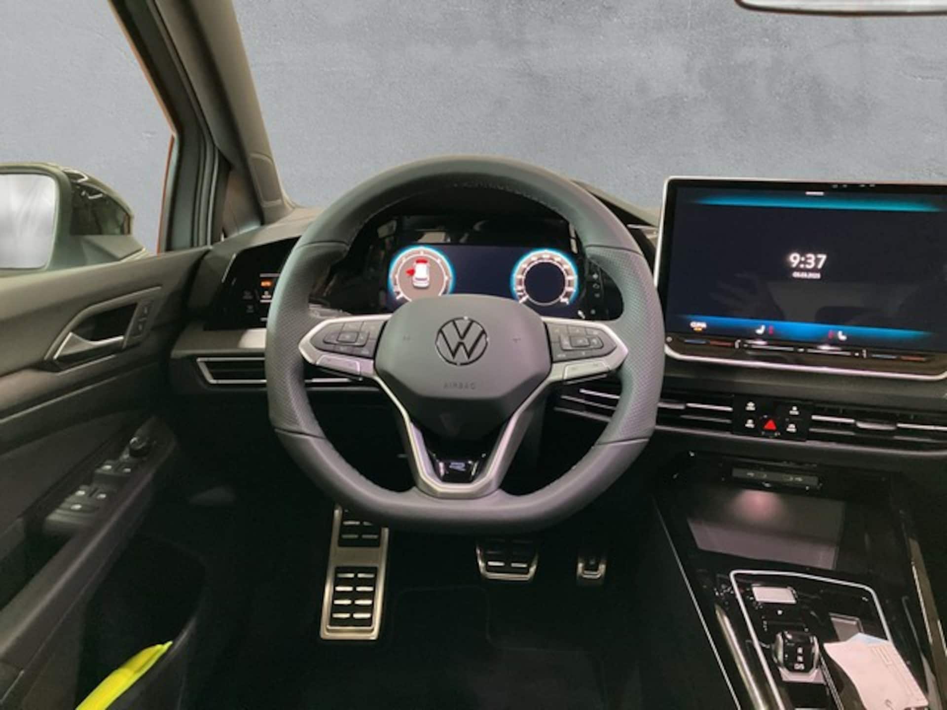 Volkswagen Golf R-Line