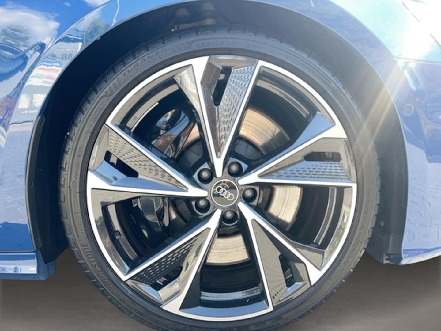 Bild über Audi S6 Avant TDI quattro tiptronic - für weitere Informationen kontaktieren Sie den Audi Partner