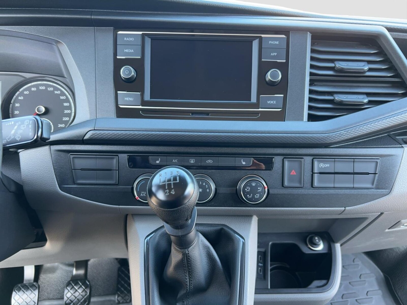 Volkswagen T6.1 Transporter Kasten kurzer Radstand – Bild 20