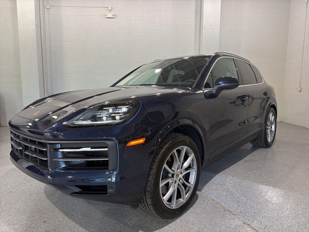 2025 Porsche Cayenne -'s photo