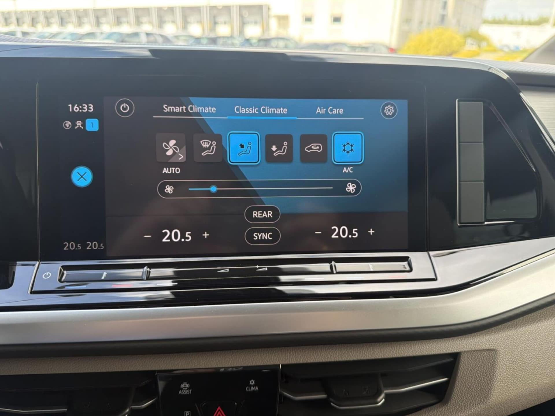 Volkswagen Multivan długi rozstaw osi Life