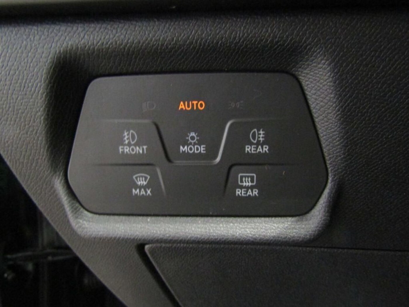 CUPRA Leon Sportstourer 1.5 TSI 110 kW (150 CV) — photo 12