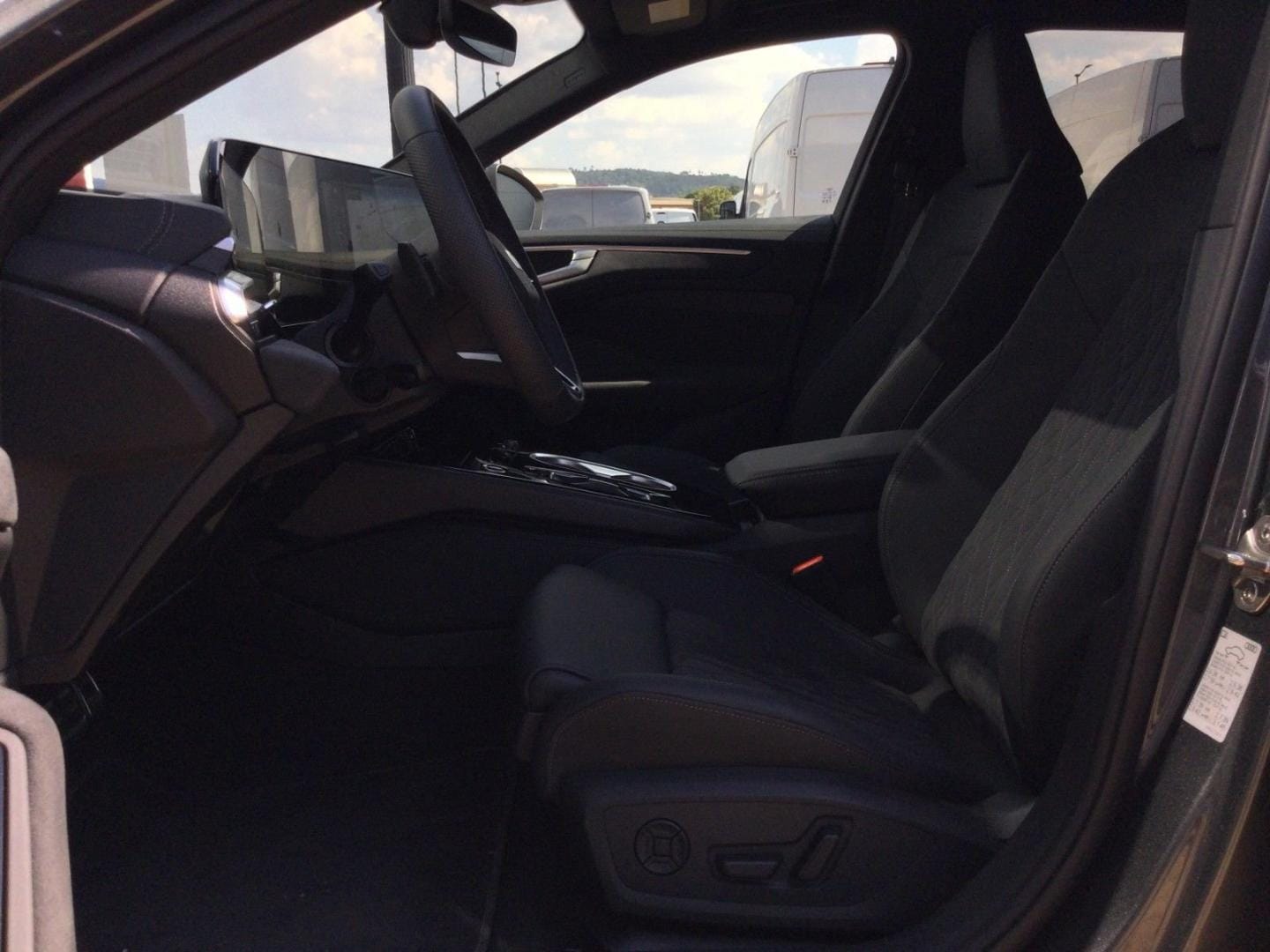 Image about Audi A6 Avant Edition one Bianco Ghiaccio o Grigio Daytona TDI quattro 150 kWS tronic
