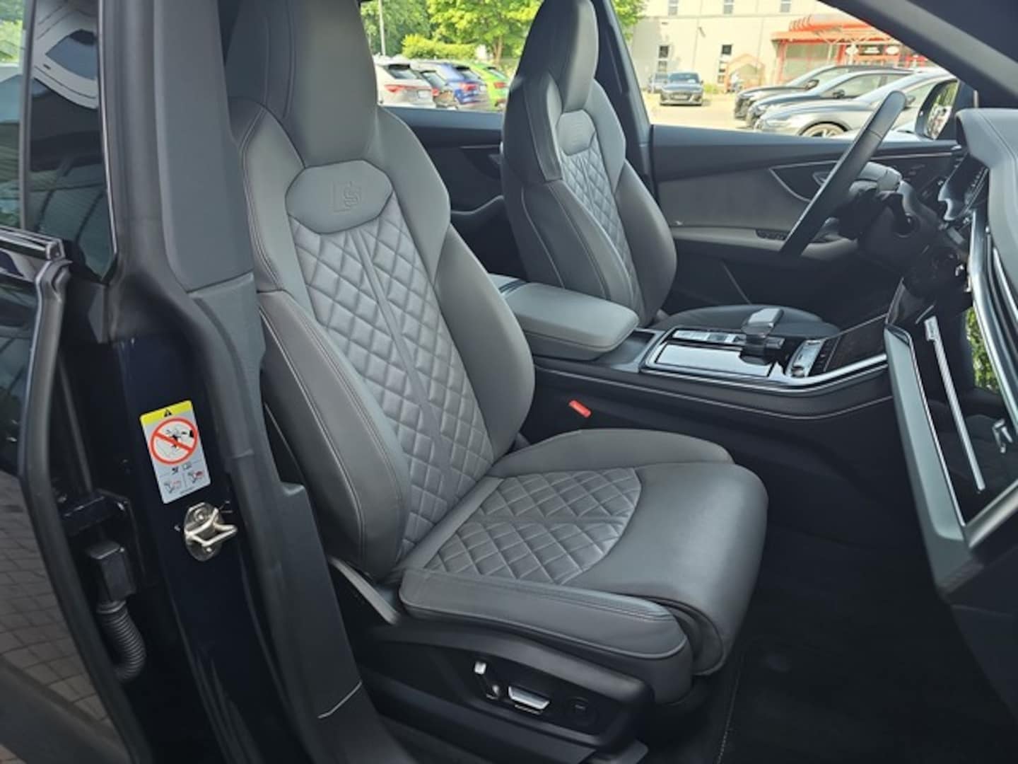 Bild über Audi Q8 SUV 50 TDI quattro tiptronic - für weitere Informationen kontaktieren Sie den Audi Partner