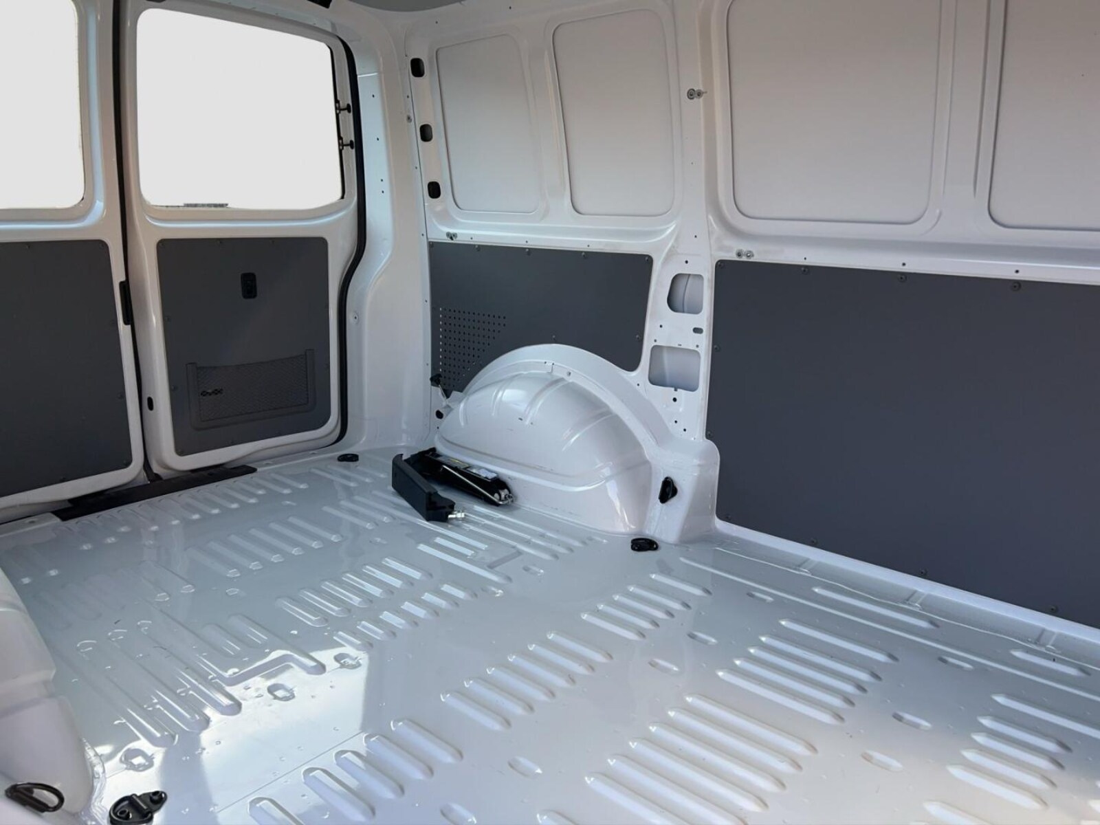 Volkswagen T6.1 Transporter Kasten kurzer Radstand – Bild 23